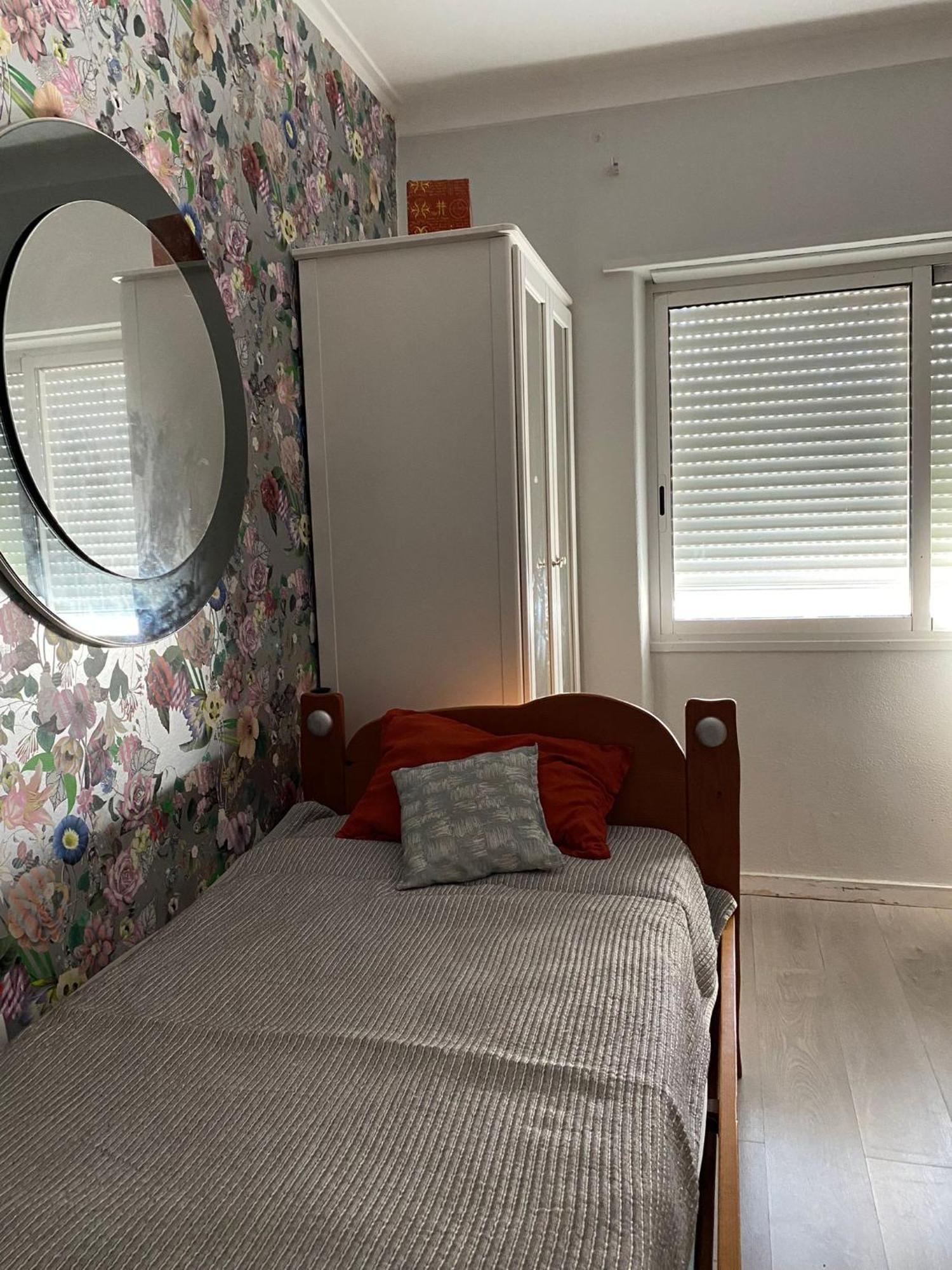Casa Em Charneca De Caparica Villa Bagian luar foto